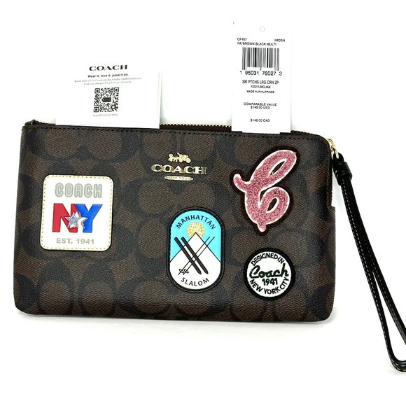 NWT COACH Large Corner Zip Wristlet In Signature Canvas With Ski Patches - Picture 1 of 5